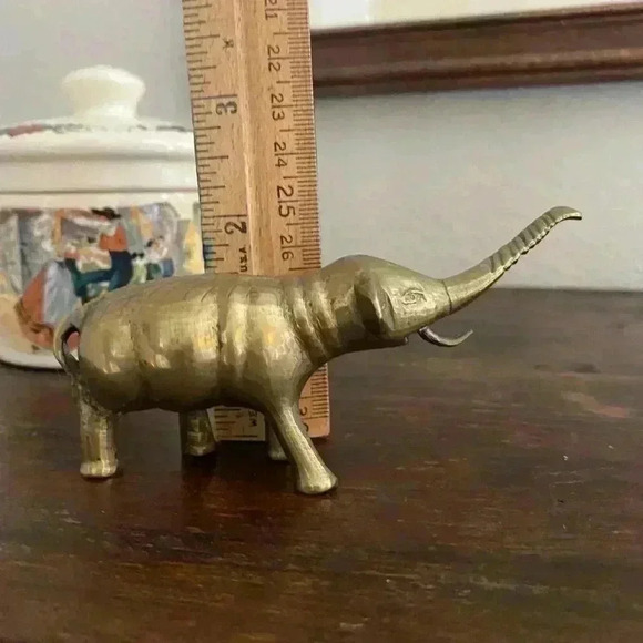 Vintage Brass Elephant Small Elephant Figure Solid Brass - Picture 5 of 6